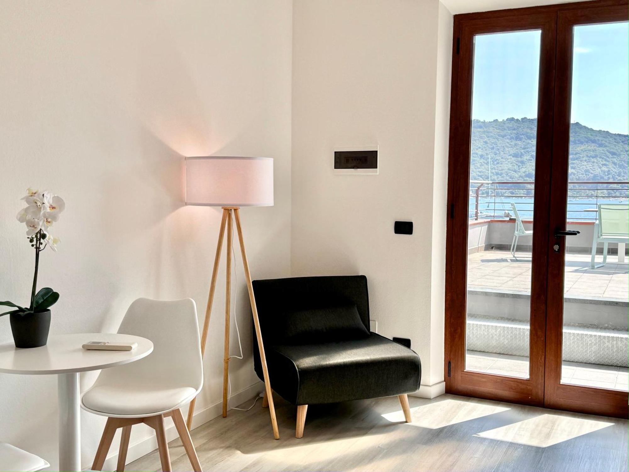 Mirage Rooms & Apartments Πόρτο Βένερε Εξωτερικό φωτογραφία